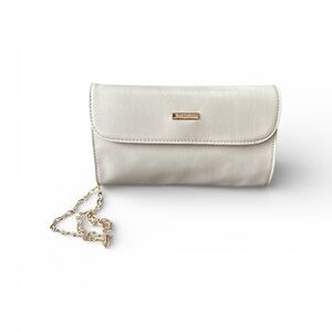Elegant Cream Crossbody Bag with Gold Chain